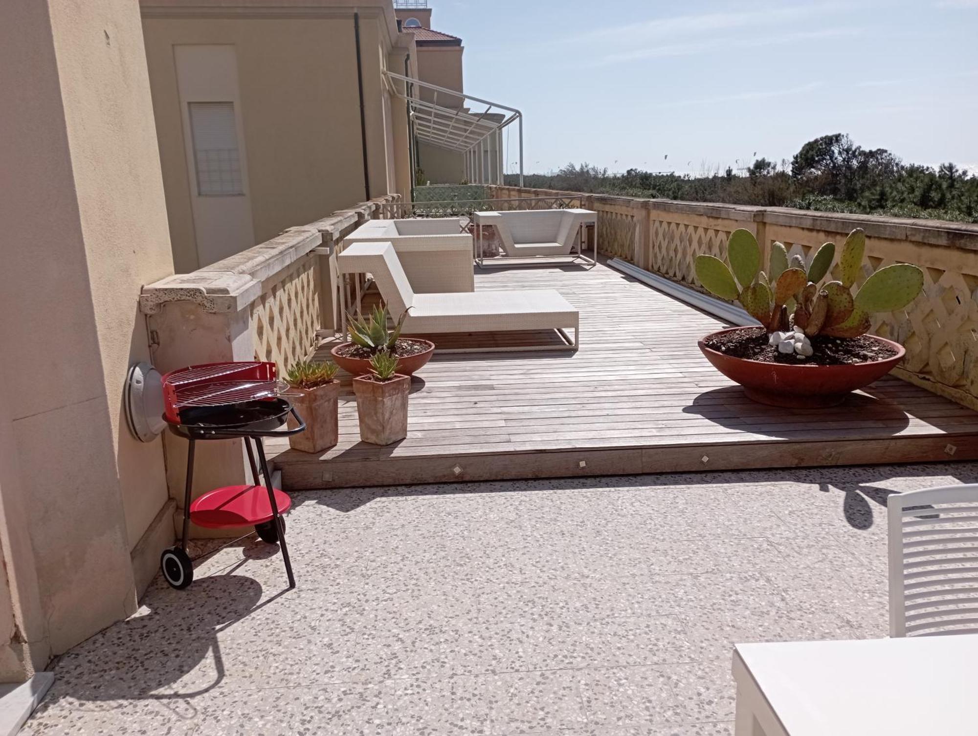הוילה טירניה Amazing Sea View Flat מראה חיצוני תמונה